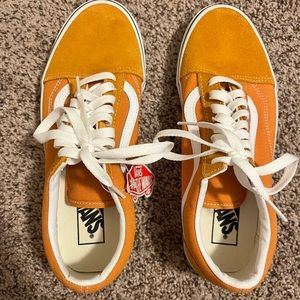 Women’s Size 10 Vans Old Skool Orange/White